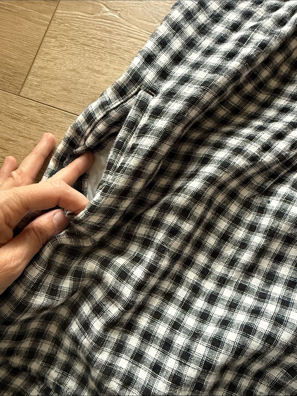 Quince Black & White Linen Gingham Dress - Picture 4 of 7